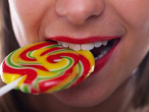 Привычки, наносящие вред зубам